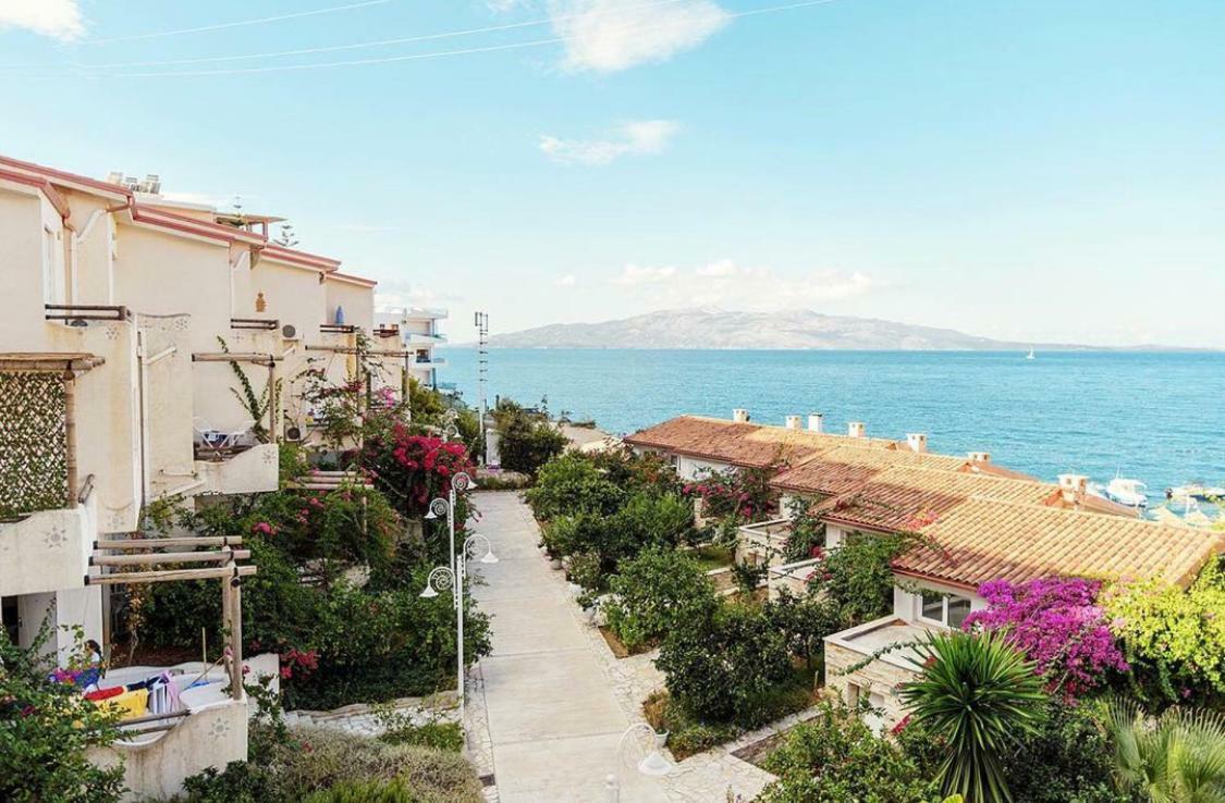 Villa 23 On The Bay Sarande Bagian luar foto